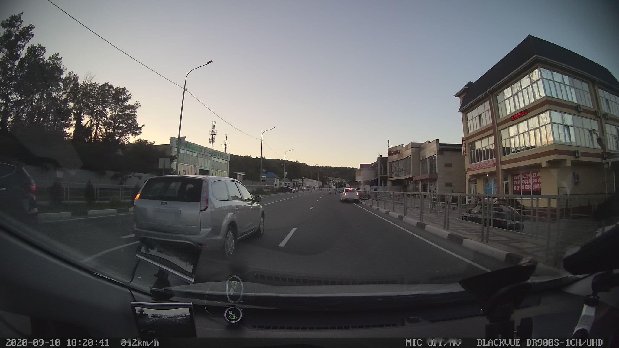 Street view near Отель, Dzhubga — © petunder (CC BY-SA · Mapillary)