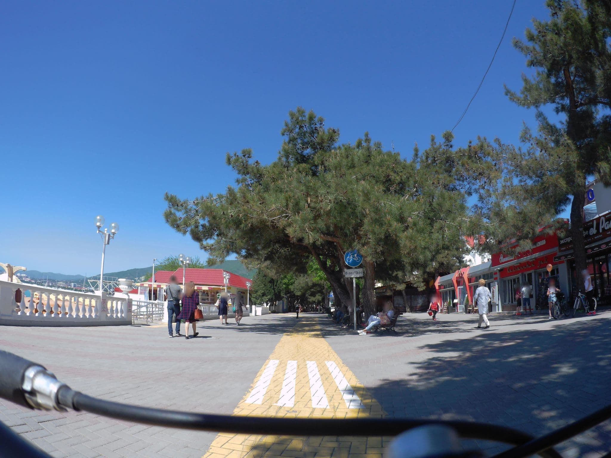 Street view near Янтарь, Gelendzhik — © zvyagaaa (CC BY-SA · Mapillary)