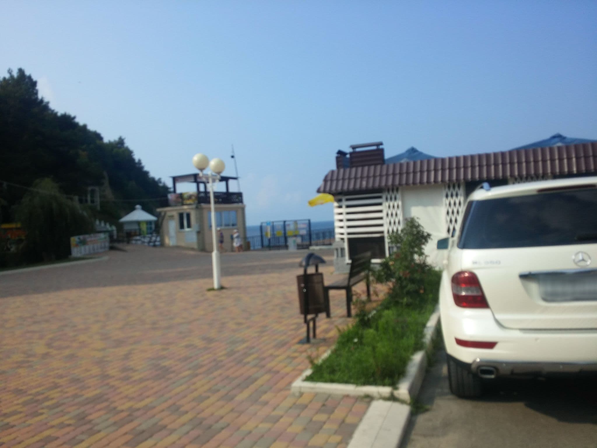 Street view near «Золотой Песок», Divnomorskoye — © open (CC BY-SA · Mapillary)