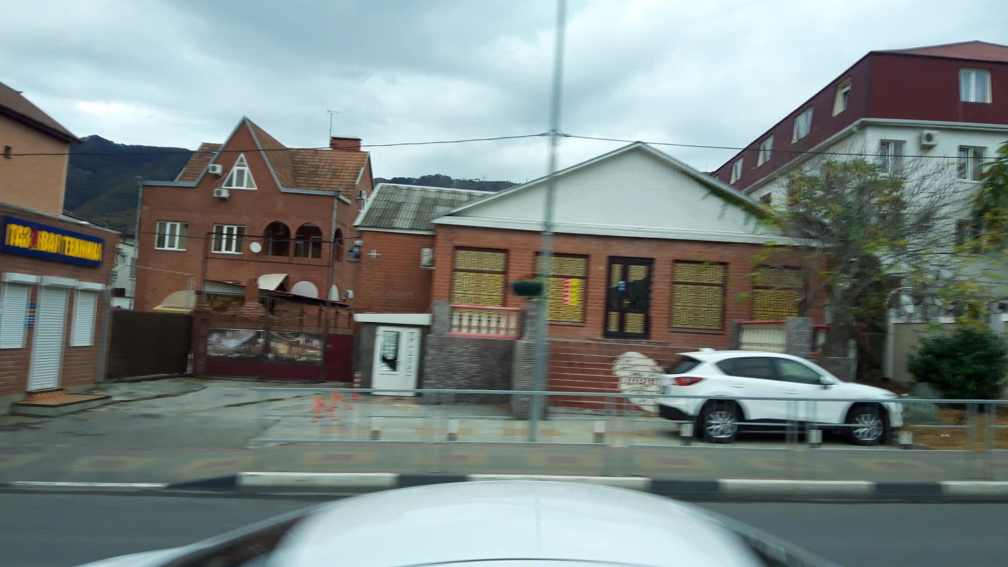 Street view near Отель Релакс, Gelendzhik — © wowik (CC BY-SA · Mapillary)