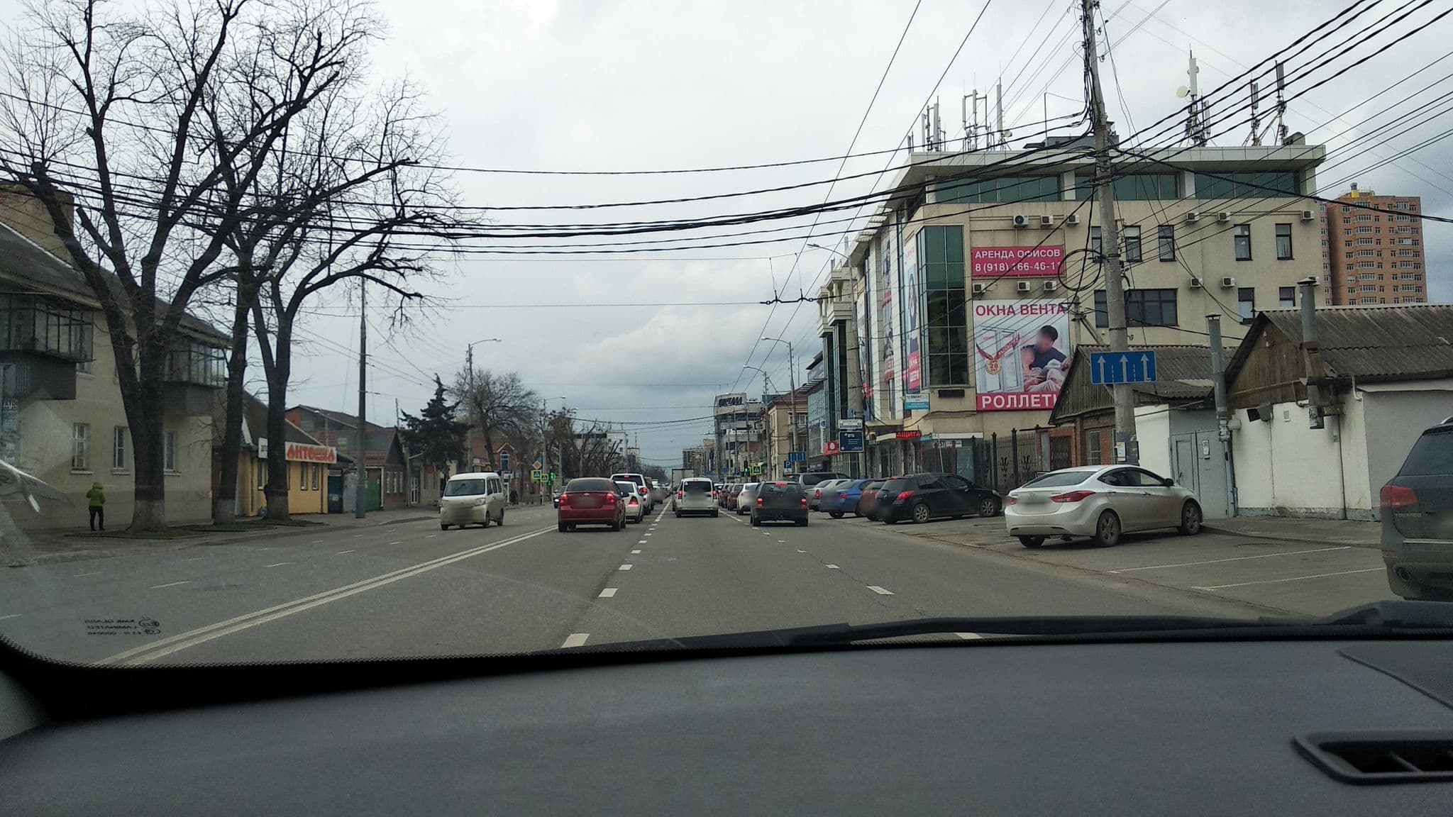 Street view near Пирамида Бутик-отель, Krasnodar — © vanmhit (CC BY-SA · Mapillary)
