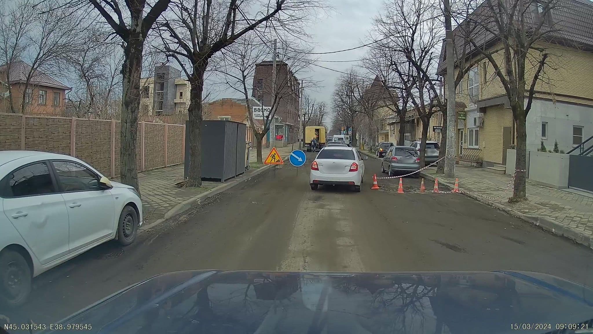 Street view near Absolut Inn, Krasnodar — © azimuth (CC BY-SA · Mapillary)