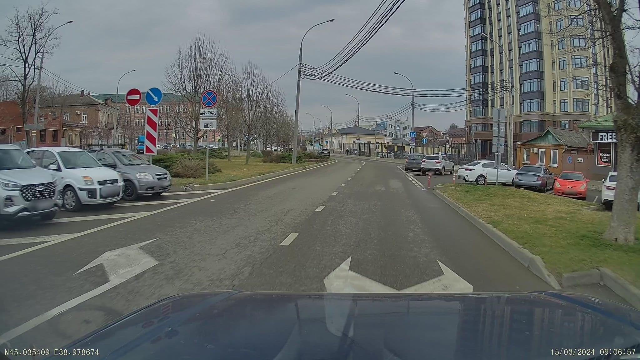 Street view near Театр, Krasnodar — © azimuth (CC BY-SA · Mapillary)