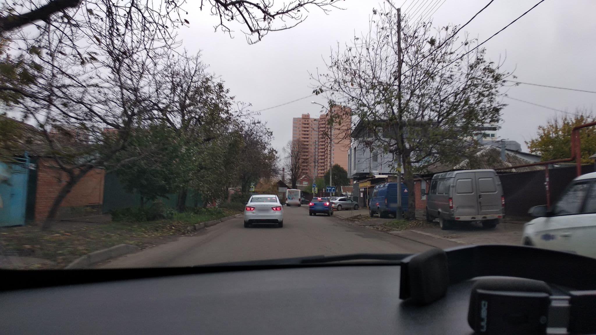 Street view near номер 202, Krasnodar — © vanmhit (CC BY-SA · Mapillary)