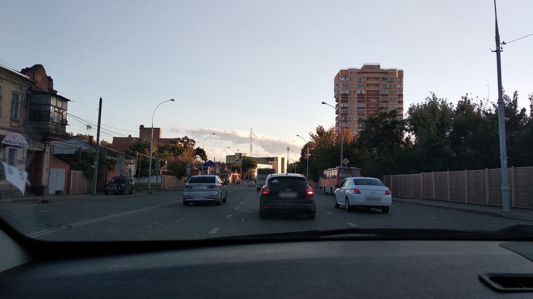 Street view near Golden Tulip, Krasnodar — © vanmhit (CC BY-SA · Mapillary)