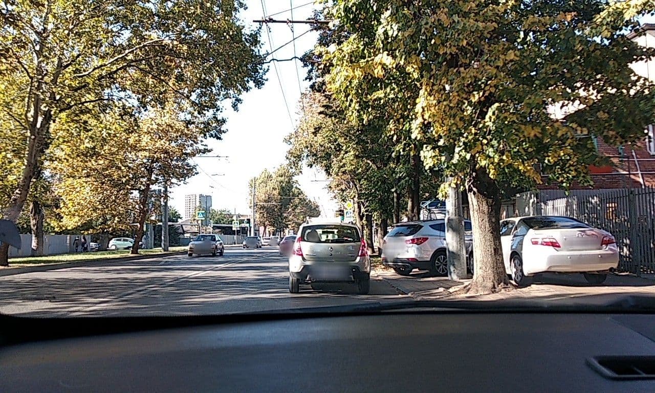 Street view near отель Чехов, Pashkovskiy — © vanmhit (CC BY-SA · Mapillary)