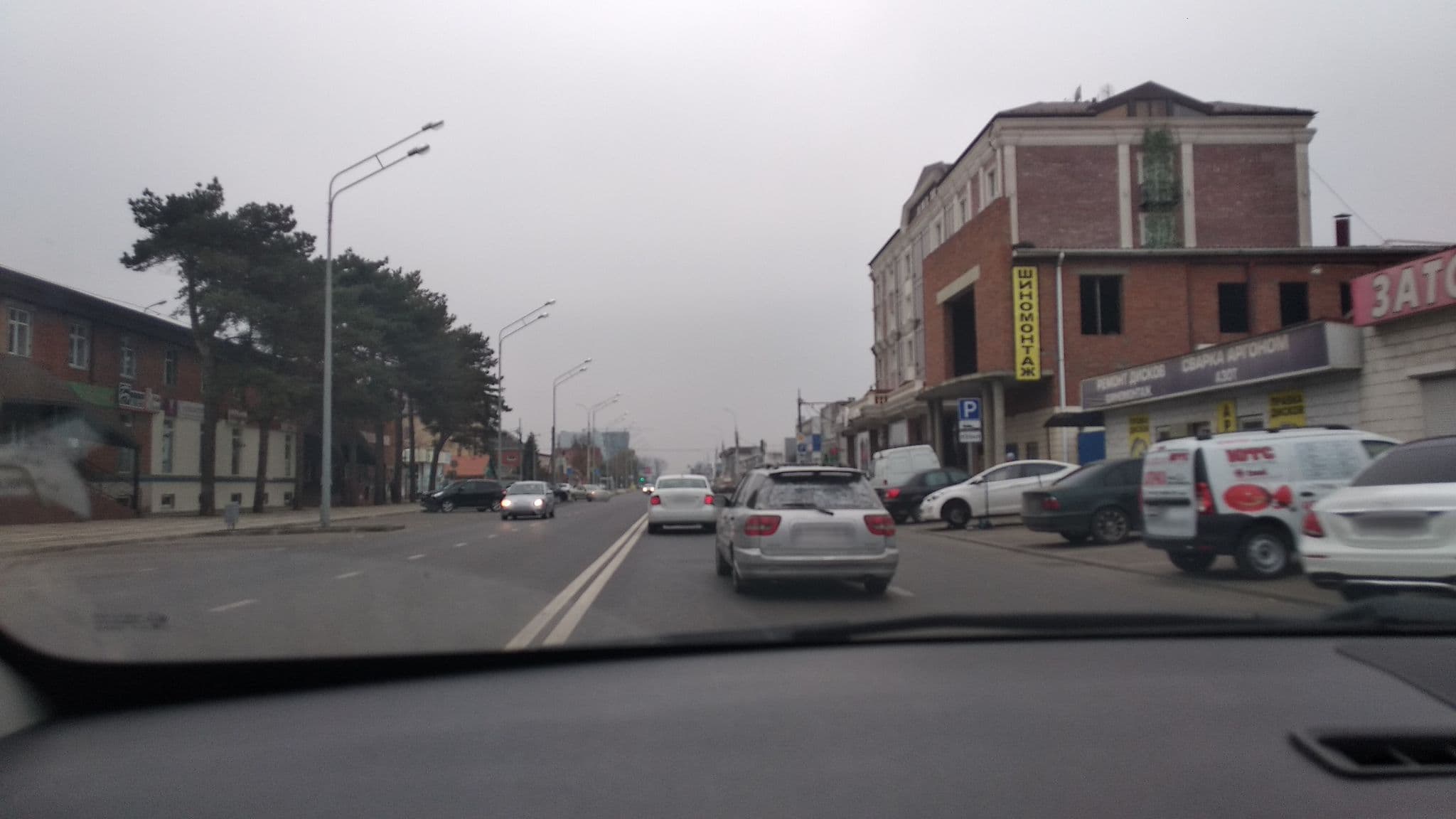 Street view near VIP LUX ROOM CARAT, Krasnodar — © vanmhit (CC BY-SA · Mapillary)