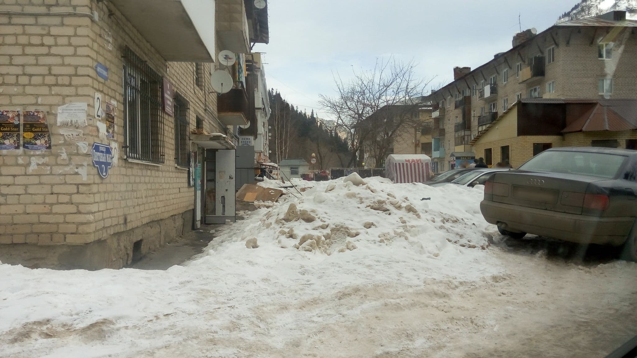 Street view near Гостиница «Гранд Виктория», Uchkulan — © in8finity (CC BY-SA · Mapillary)