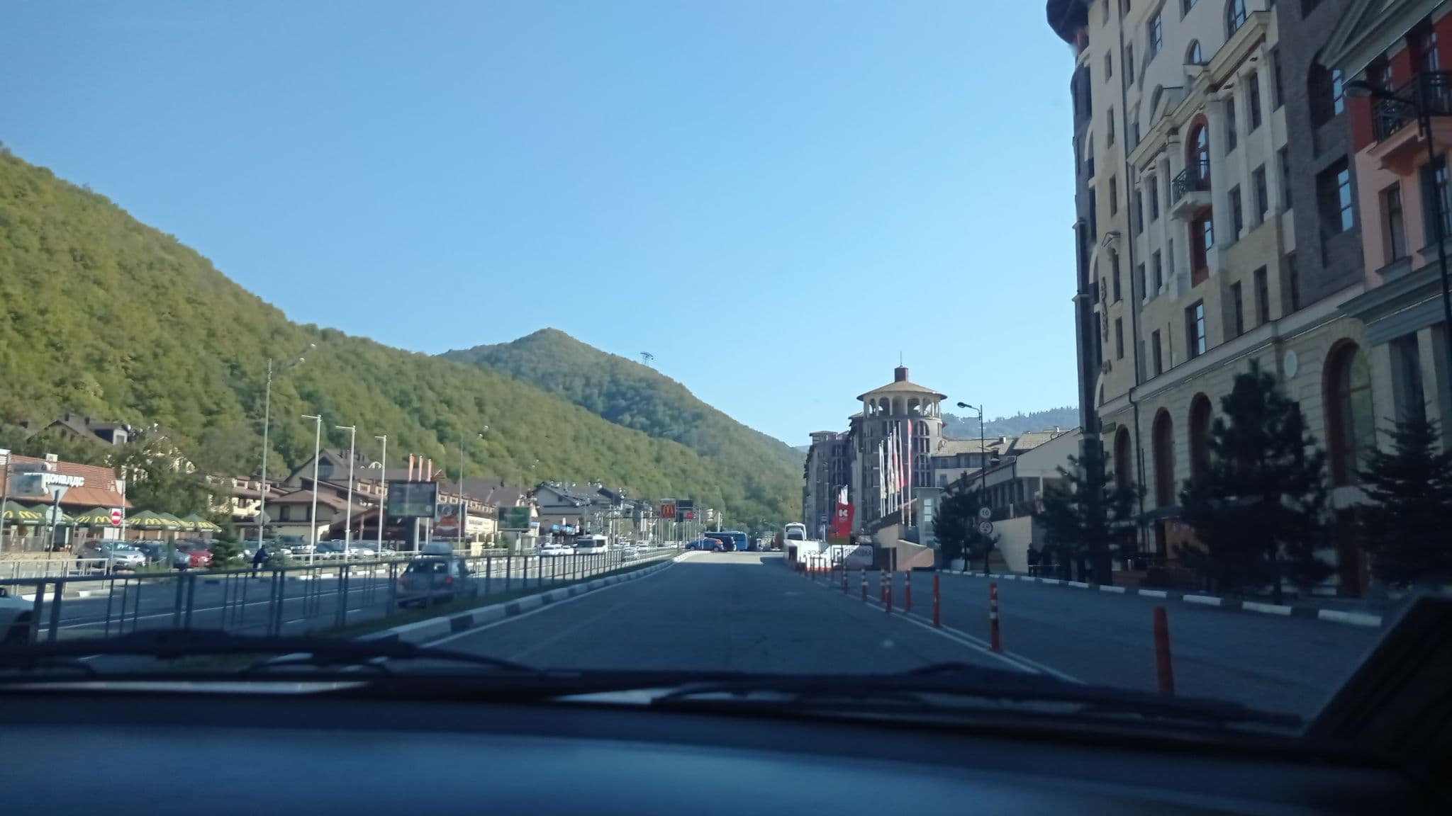 Street view near Gorny hostel, Vysokoye — © petunder (CC BY-SA · Mapillary)