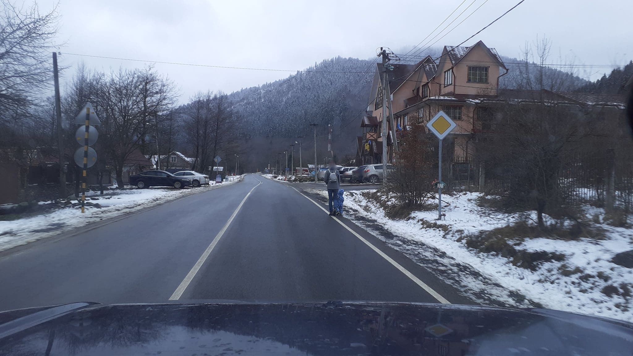 Street view near Отель Белая Река, Kamennomostskiy — © azimuth (CC BY-SA · Mapillary)