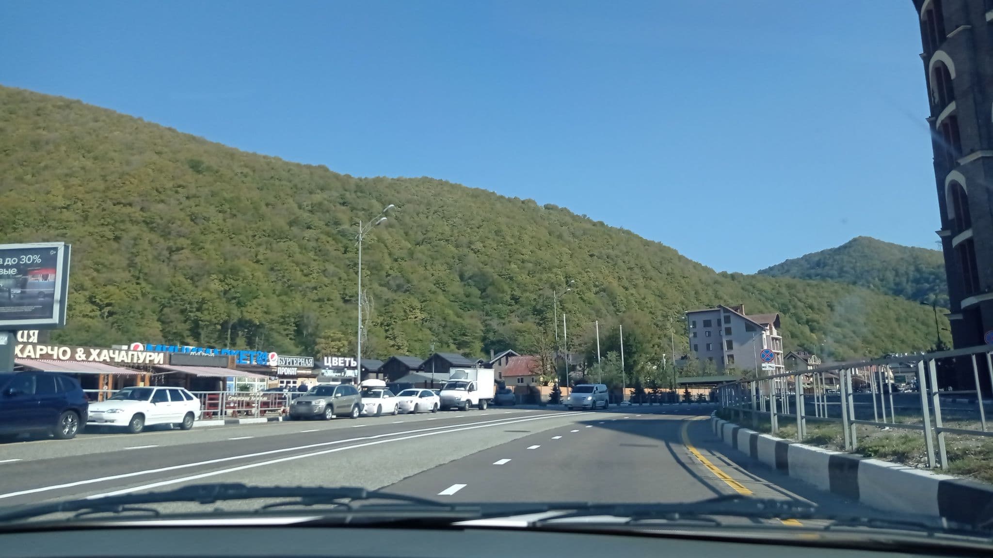 Street view near Gorilla snow camp, Vysokoye — © petunder (CC BY-SA · Mapillary)