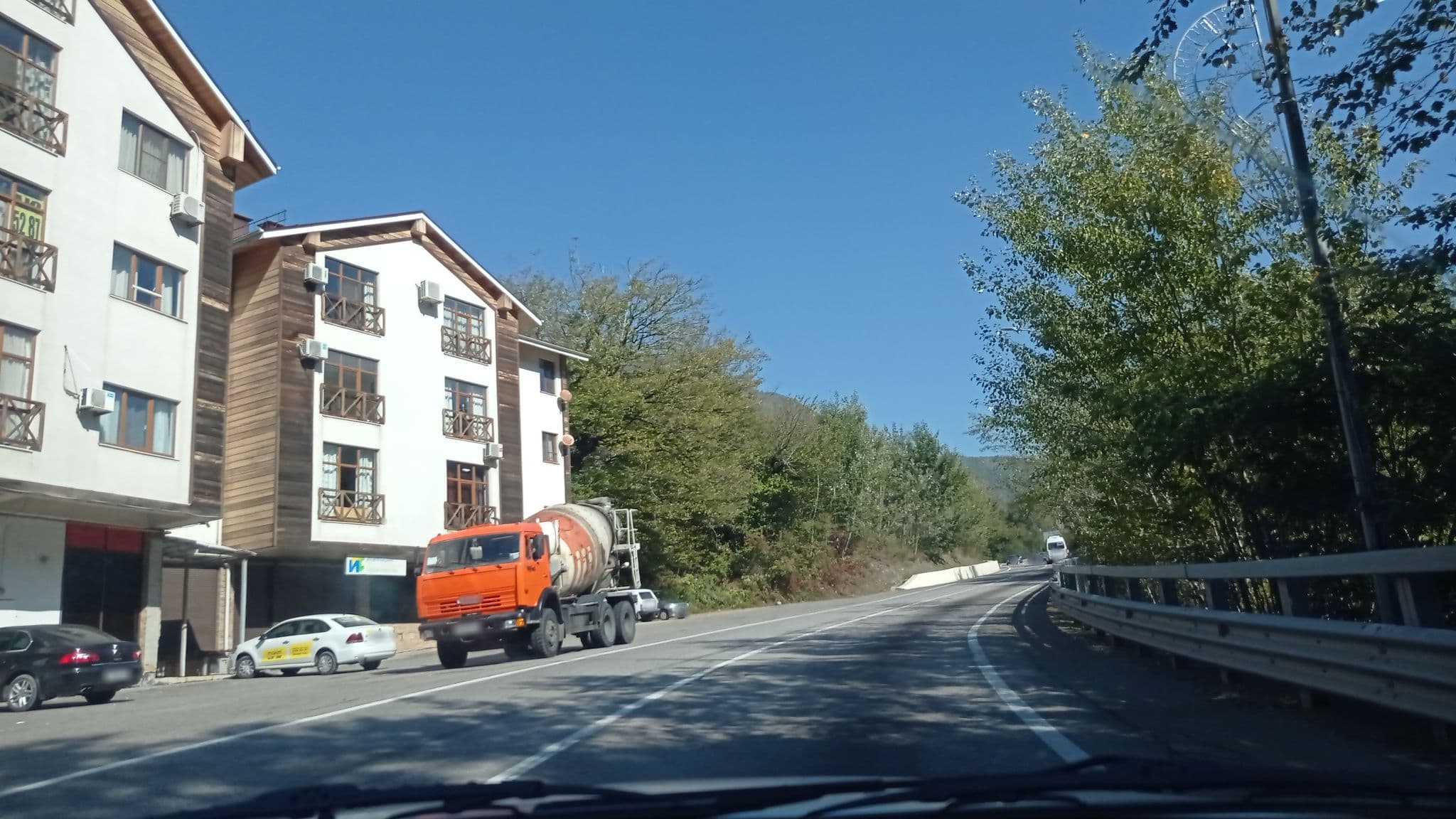 Street view near Хостел «Дом Солнца», Vysokoye — © petunder (CC BY-SA · Mapillary)