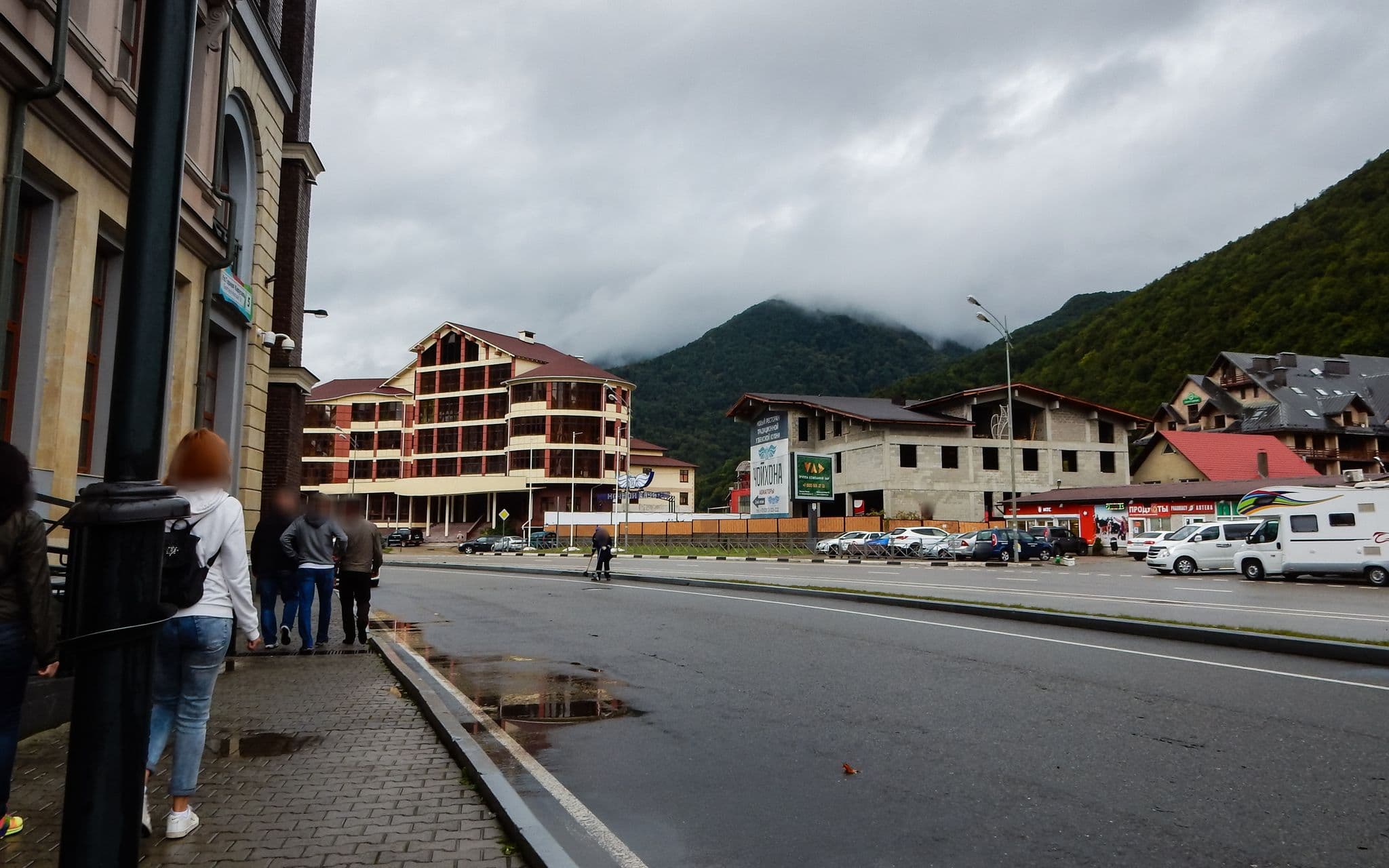 Street view near Rixos Hotel Lounge, Vysokoye — © artguard (CC BY-SA · Mapillary)
