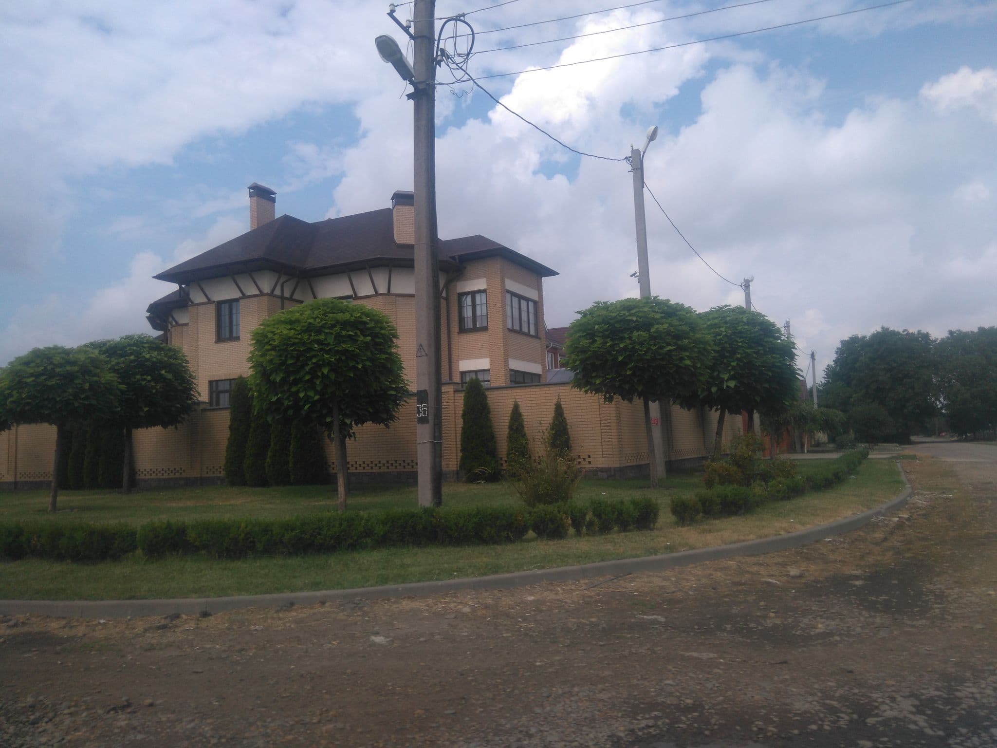 Street view near Отель "Лазурит", Tikhoretsk — © lekhman_ekaterina (CC BY-SA · Mapillary)