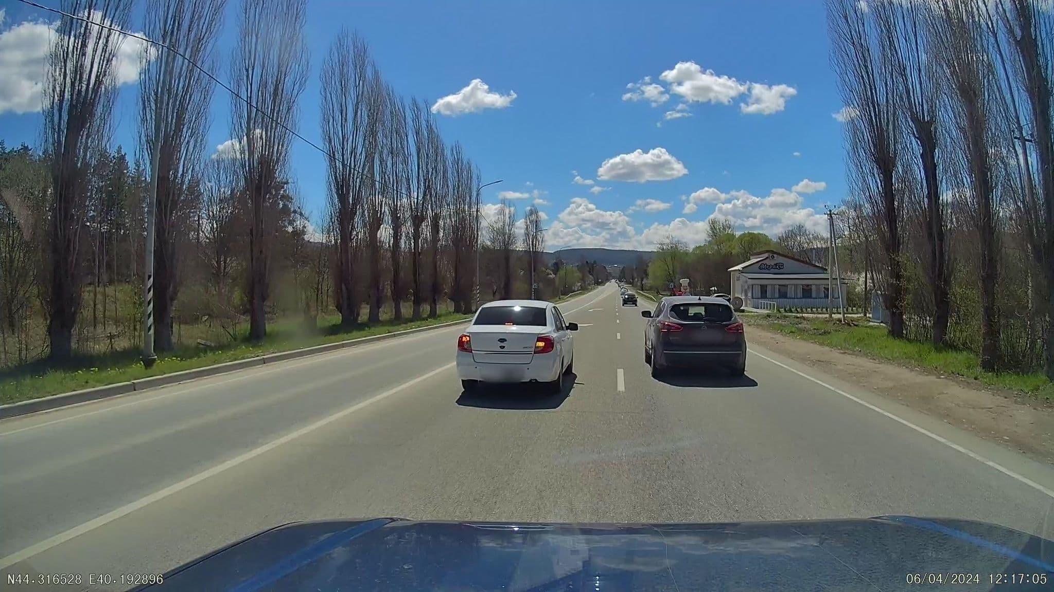 Street view near Отель Фишт, Kamennomostskiy — © azimuth (CC BY-SA · Mapillary)