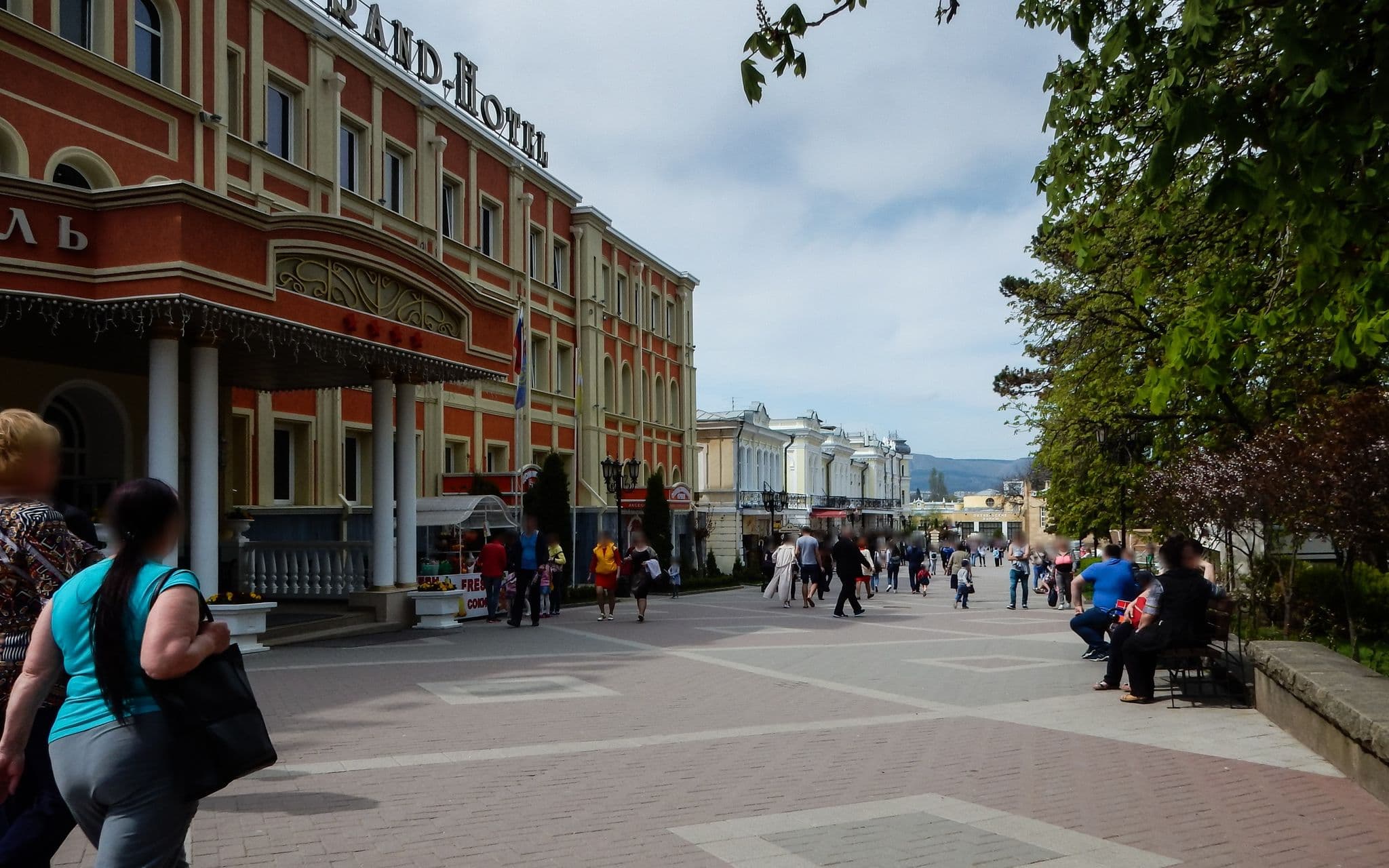 Street view near Гранд Отель, Kislovodsk — © artguard (CC BY-SA · Mapillary)