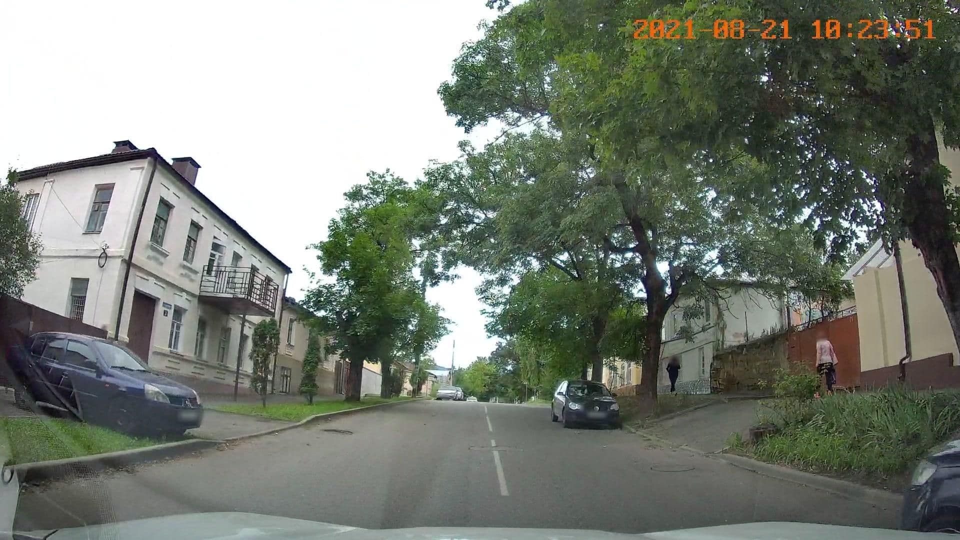 Street view near ИМ. КИРОВА, Kislovodsk — © konfobox (CC BY-SA · Mapillary)