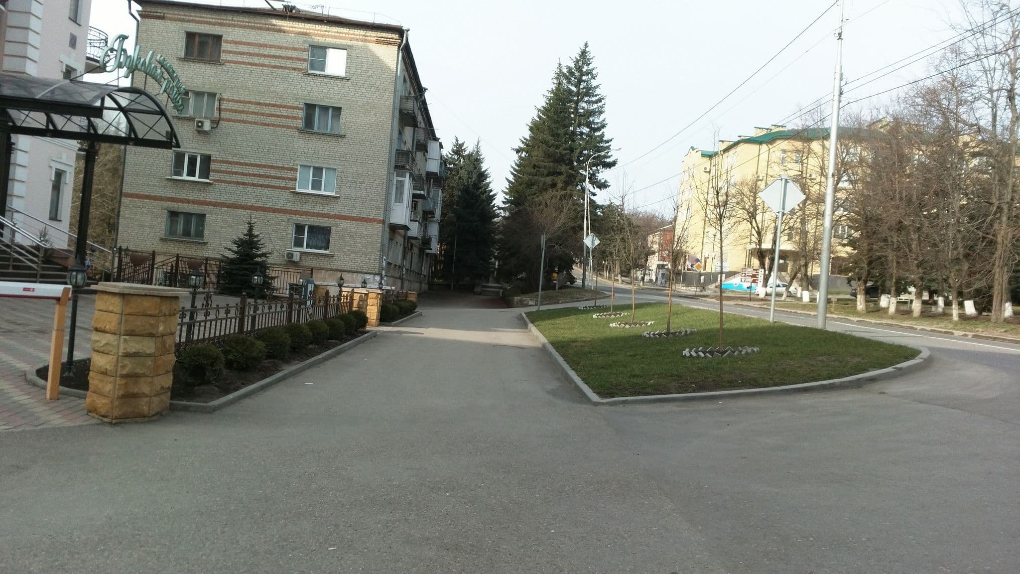 Street view near Санаторий "Буковая Роща", Zheleznovodsk — © vovenarg (CC BY-SA · Mapillary)