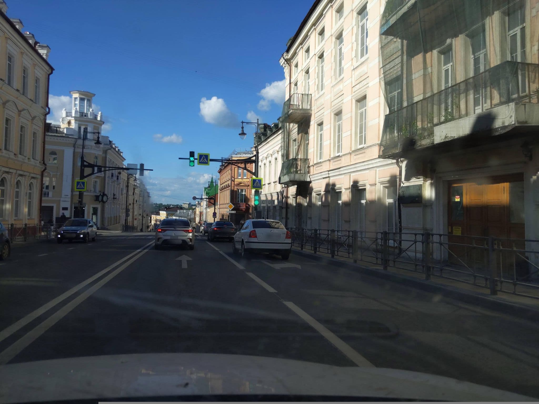 Street view near Apartment of "Smolensk-hotels.ru", Smolensk — © kirikset (CC BY-SA · Mapillary)