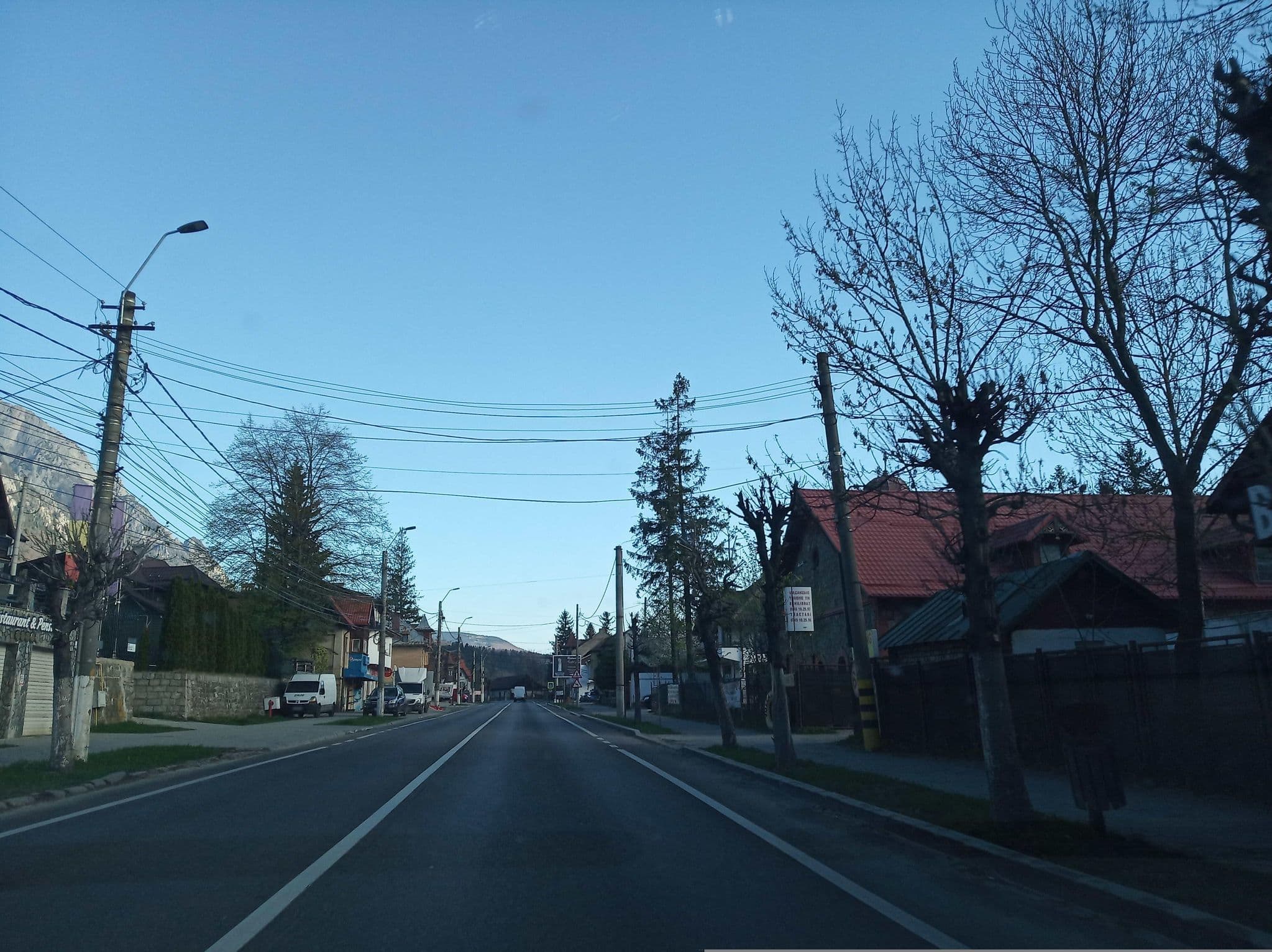 Street view near Royal Inn, Poiana Țapului — © tavi (CC BY-SA · Mapillary)