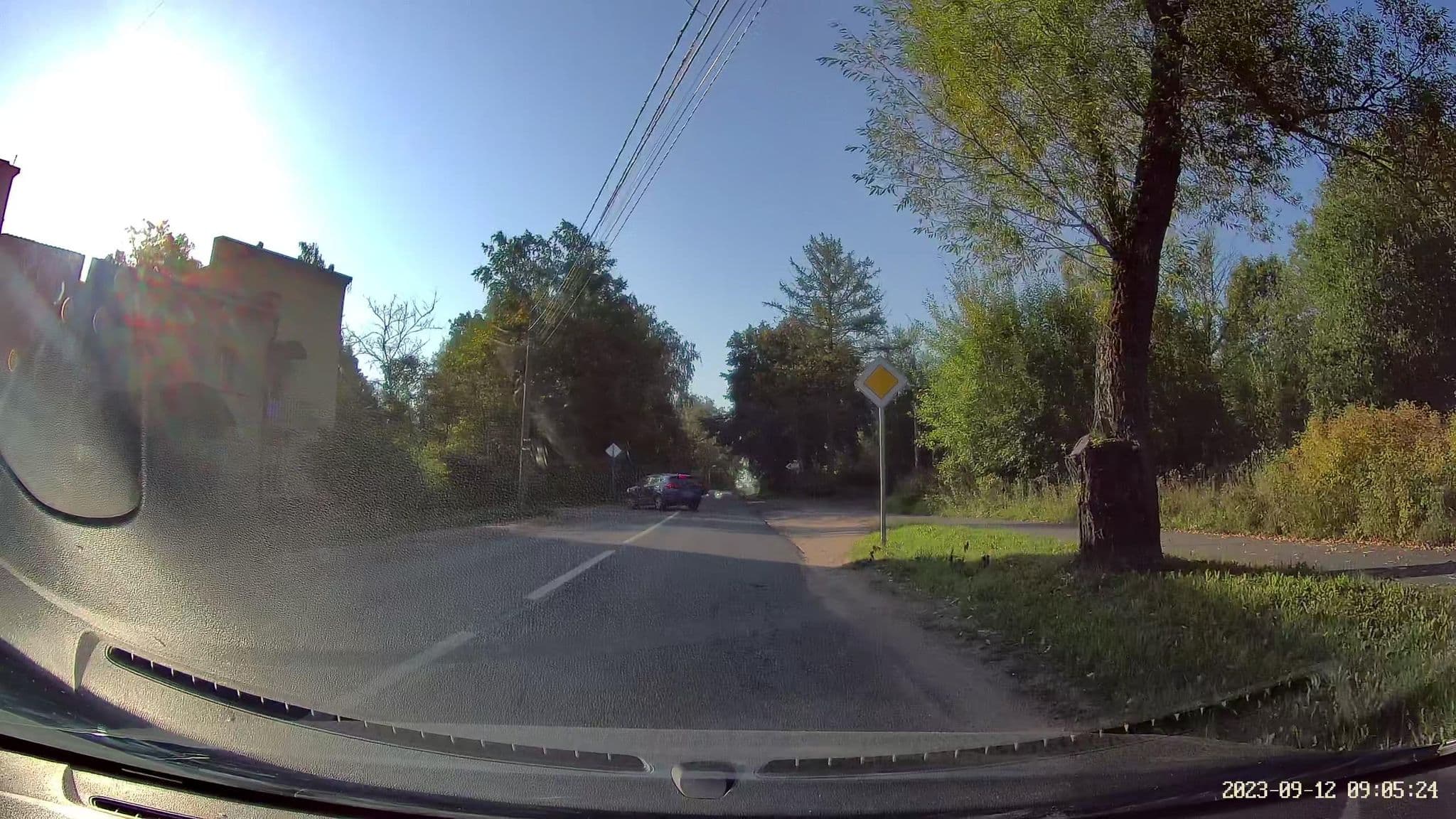 Street view near RedVill, Krasnoye Selo — © slsmda (CC BY-SA · Mapillary)