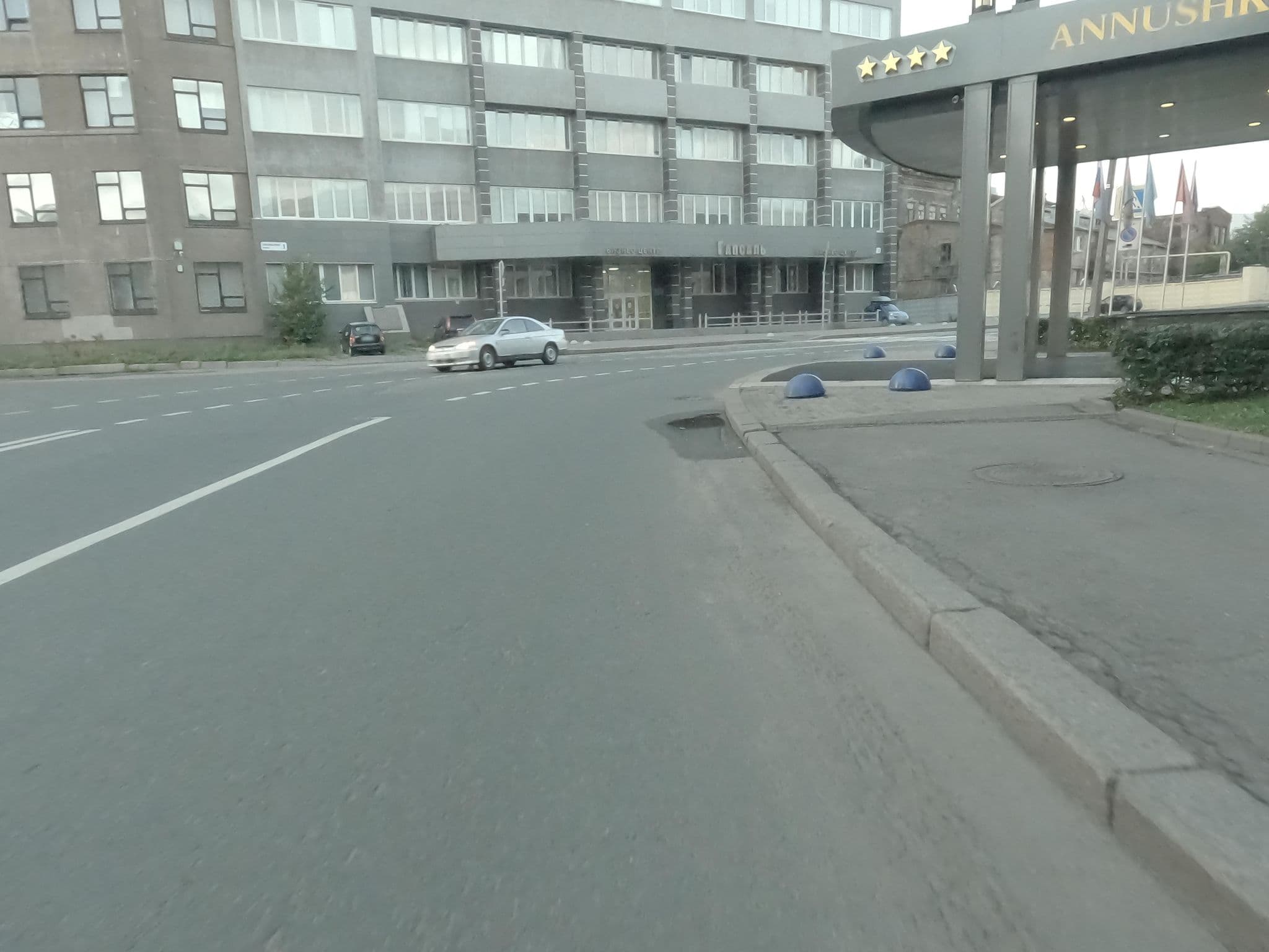 Street view near Гостиница Аннушка, Admiralteisky — © GaMiKo (CC BY-SA · Mapillary)