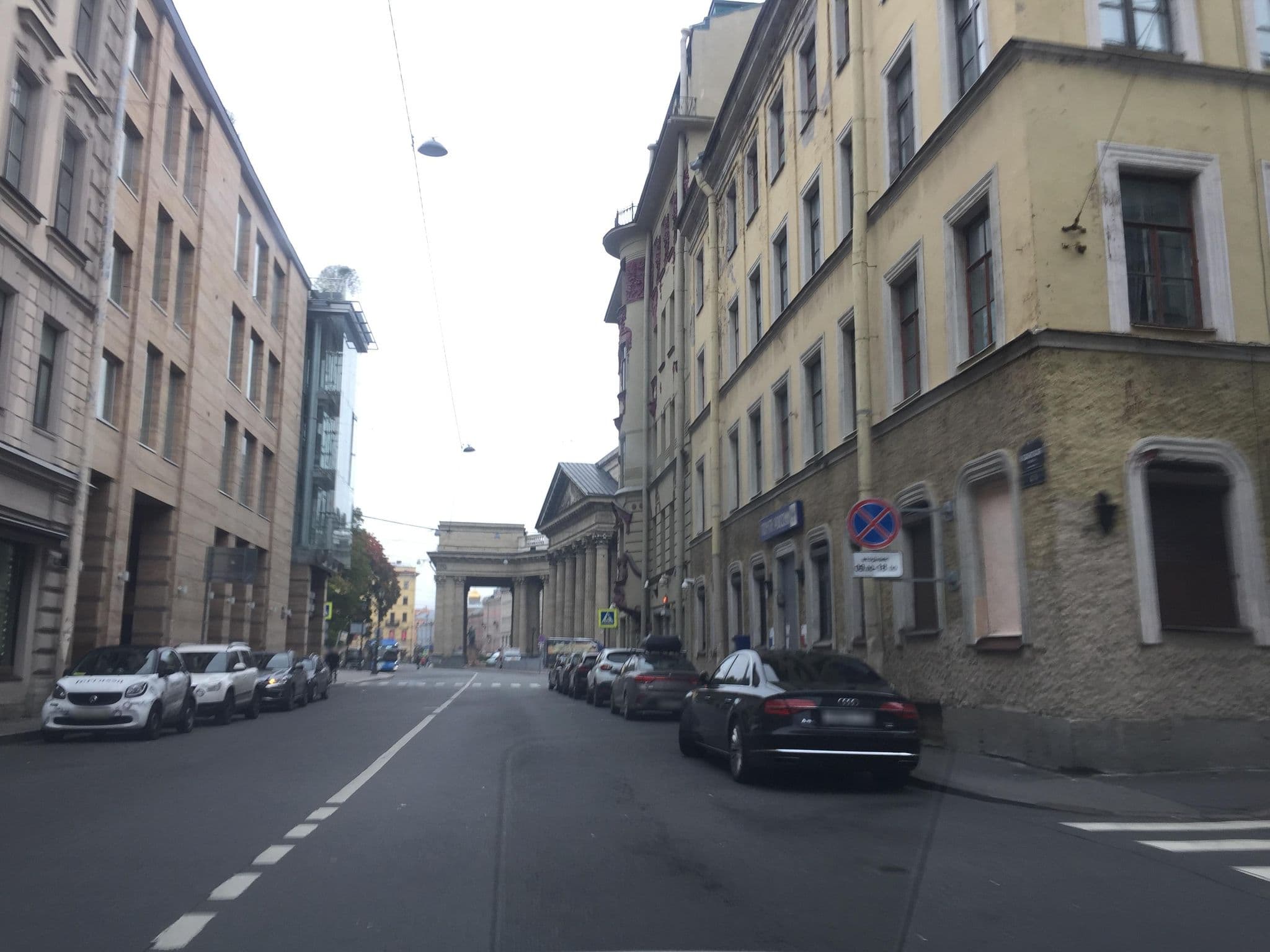 Street view near Antique Hotel Rakhmaninov, Saint Petersburg — © ser9ei999 (CC BY-SA · Mapillary)