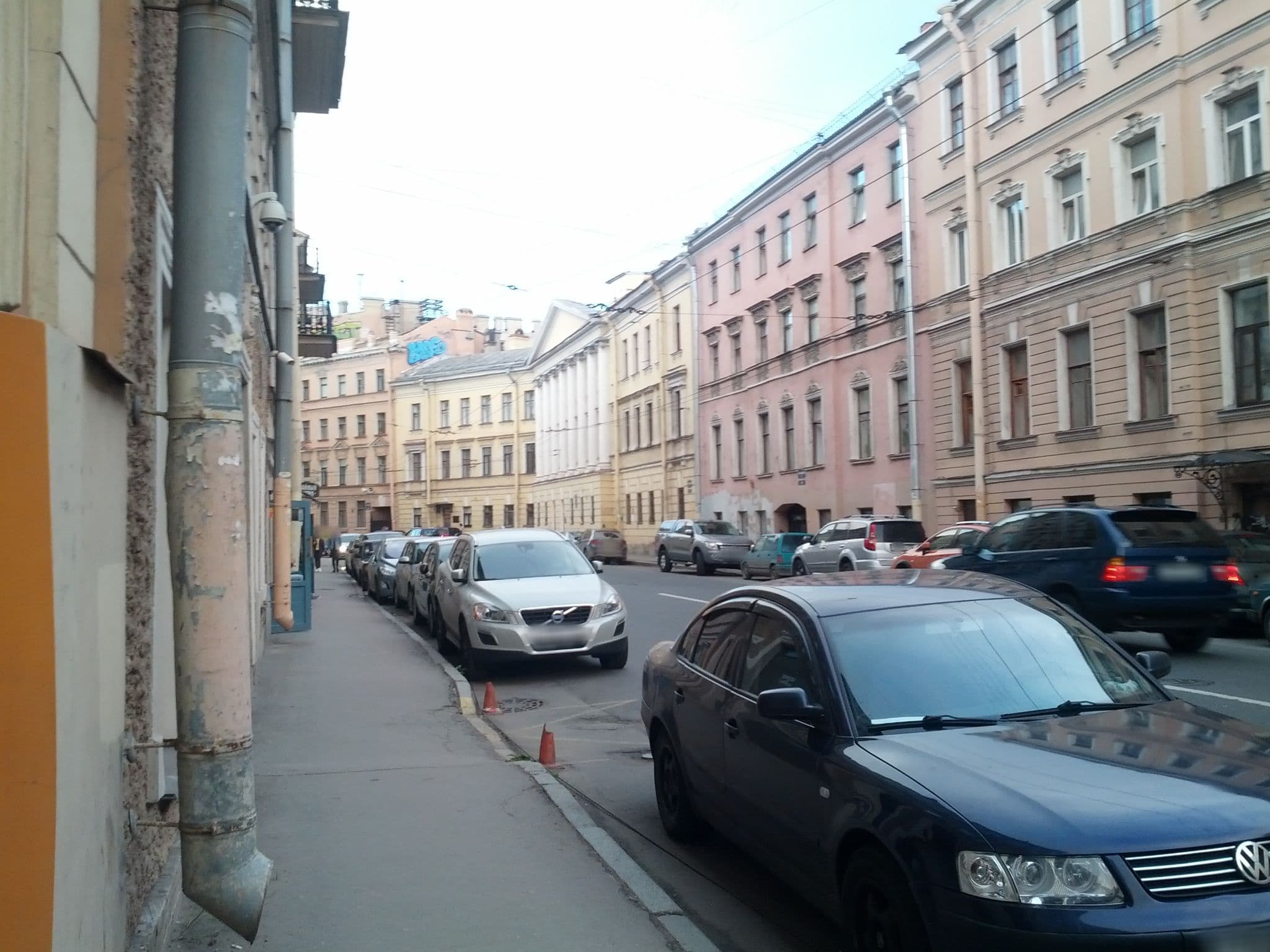 Street view near Olympic, Saint Petersburg — © kolen (CC BY-SA · Mapillary)