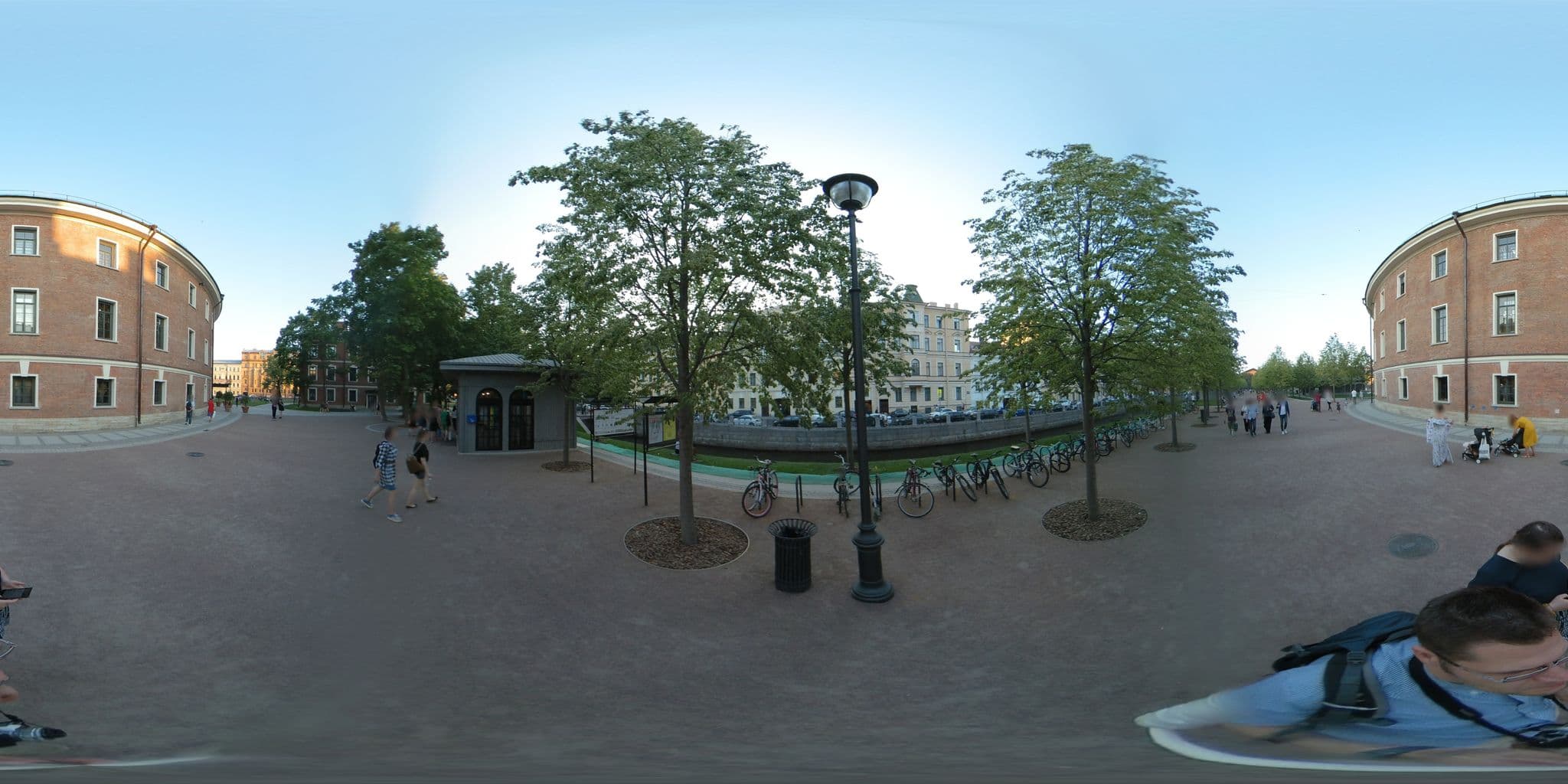Street view near Hakuna Matata, Admiralteisky — © vlivyur (CC BY-SA · Mapillary)