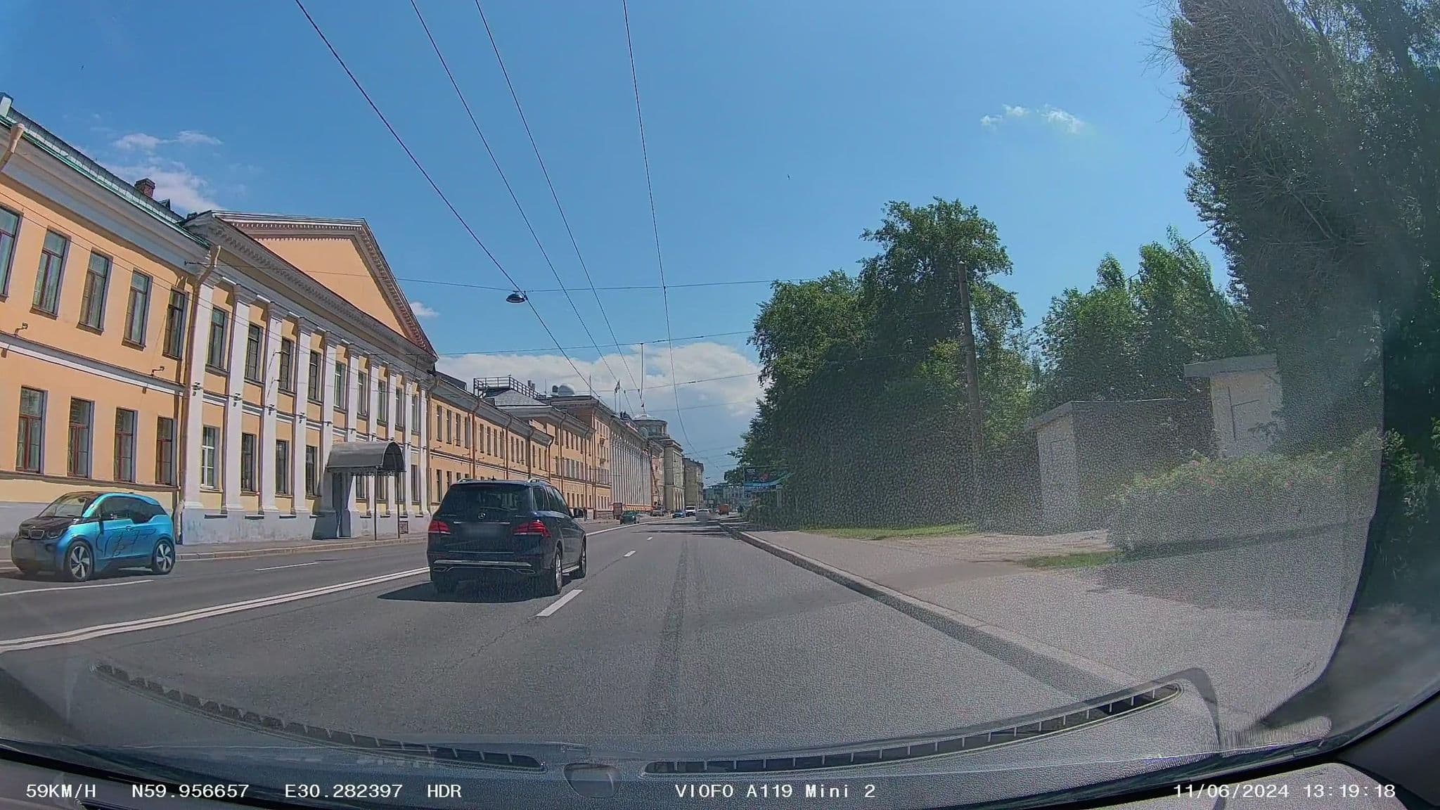 Street view near Rennaissance, Petrogradka — © slsmda (CC BY-SA · Mapillary)