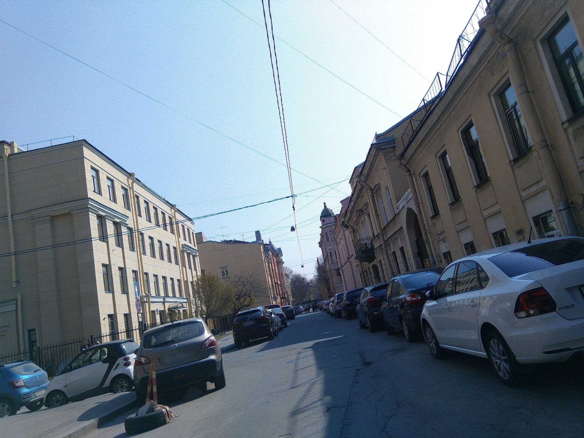 Street view near Villagio, Saint Petersburg — © berz (CC BY-SA · Mapillary)