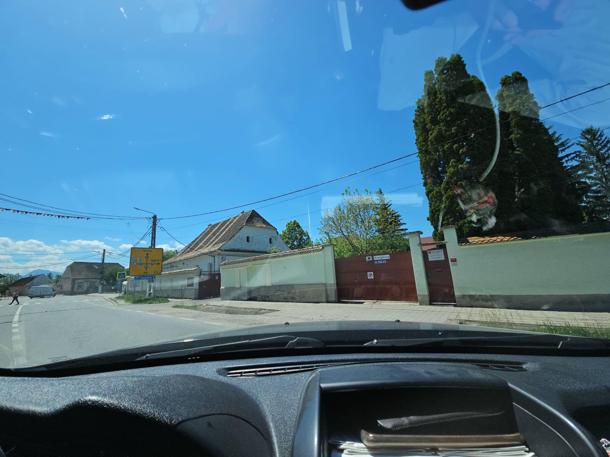 Street view near Camping Honigberg, Hărman — © agamarcelnicolae (CC BY-SA · Mapillary)