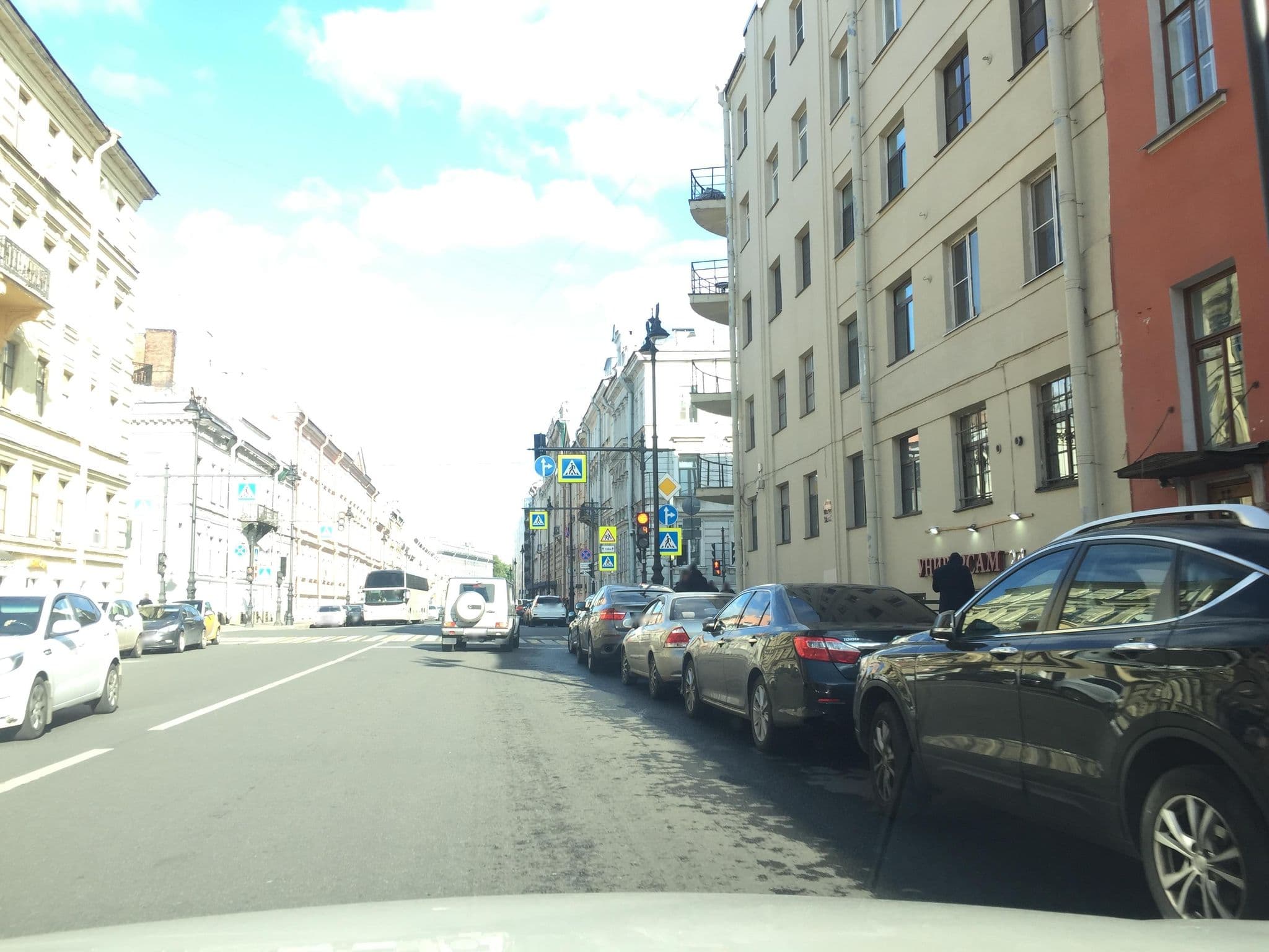 Street view near Royal Hermitage Apartment, Saint Petersburg — © ser9ei999 (CC BY-SA · Mapillary)