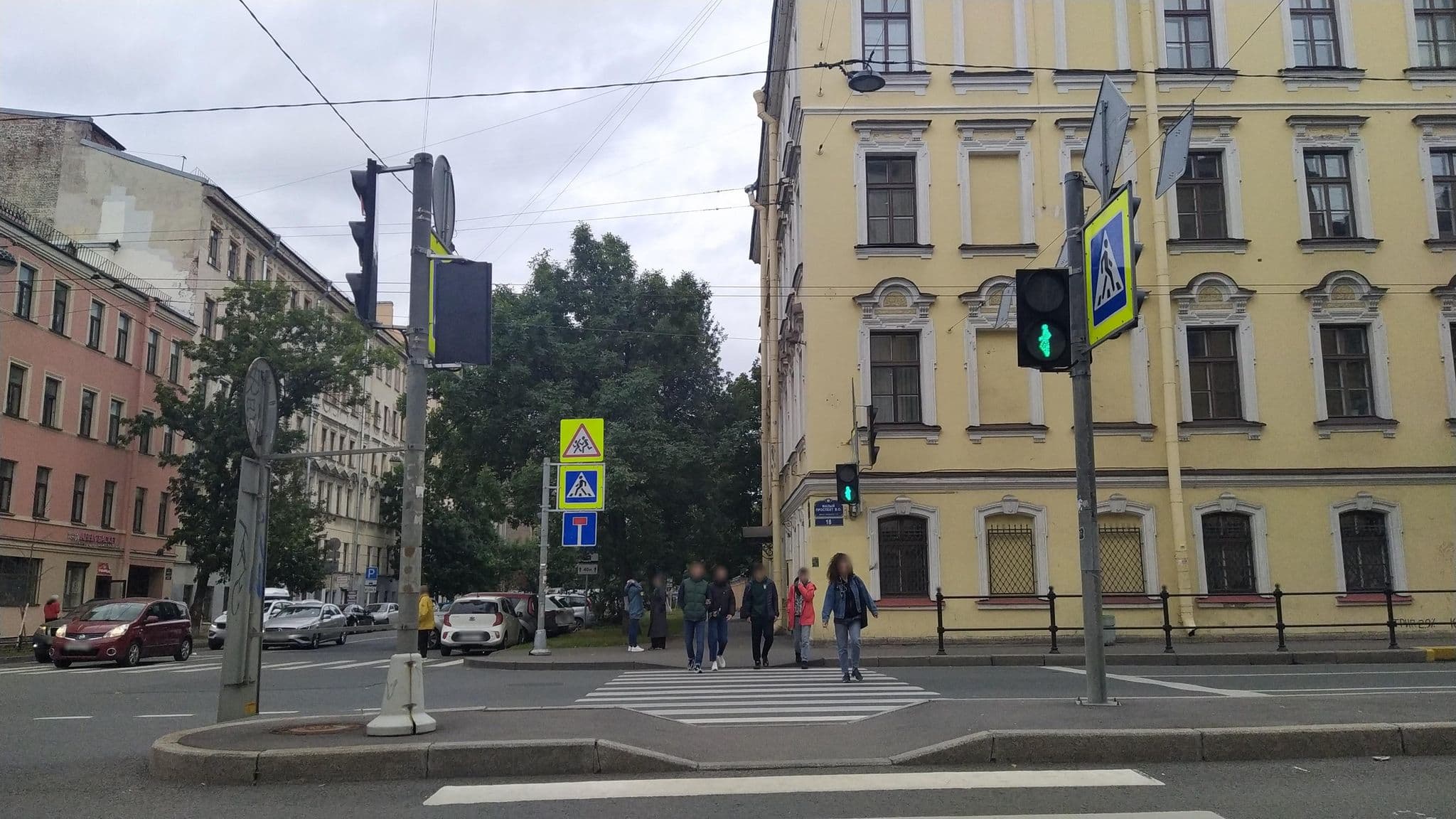 Street view near Гостиница "Вергаз", Vasyl'evsky Ostrov — © ser9ei999 (CC BY-SA · Mapillary)