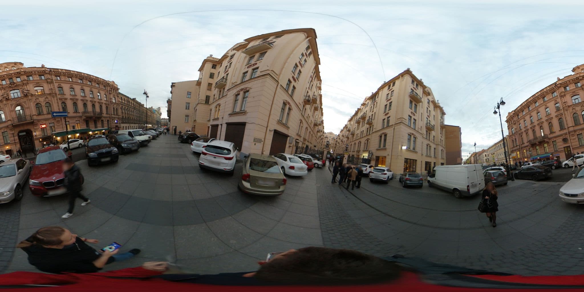 Street view near Apart-Hotel Emigrands, Centralniy — © vlivyur (CC BY-SA · Mapillary)
