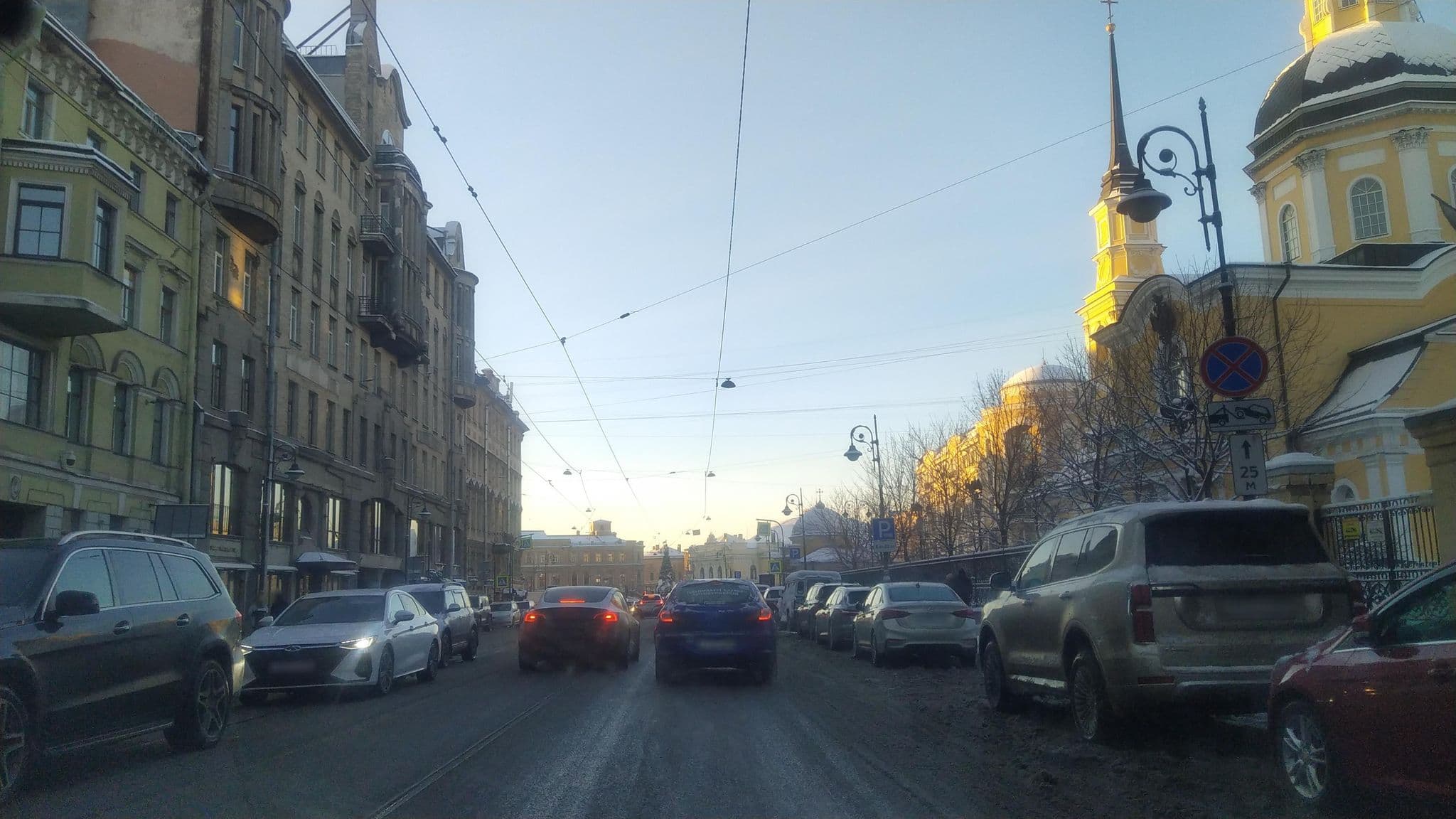 Street view near Luna Hostel, Centralniy — © ser9ei999 (CC BY-SA · Mapillary)
