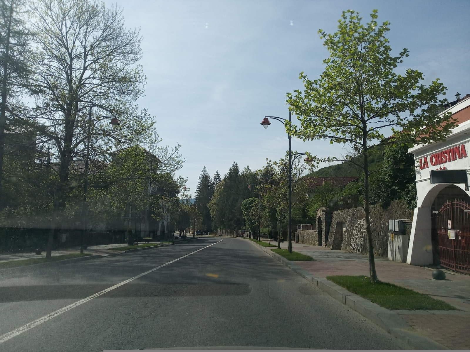 Street view near Vicaris - Pensiunea Casa Noastră, Sinaia