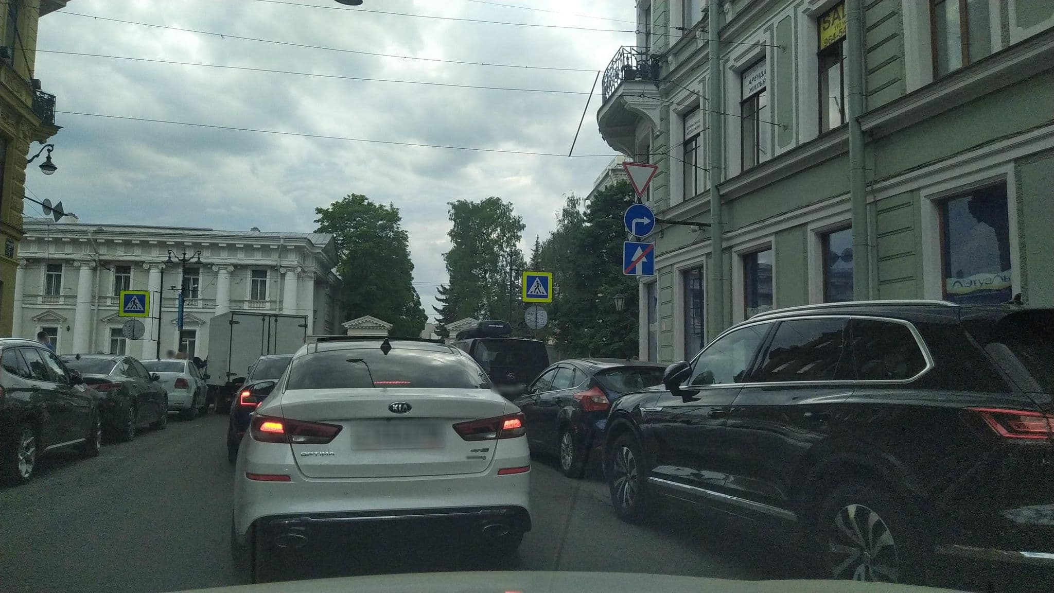 Street view near Мини-отель «Аничков», Centralniy — © ser9ei999 (CC BY-SA · Mapillary)