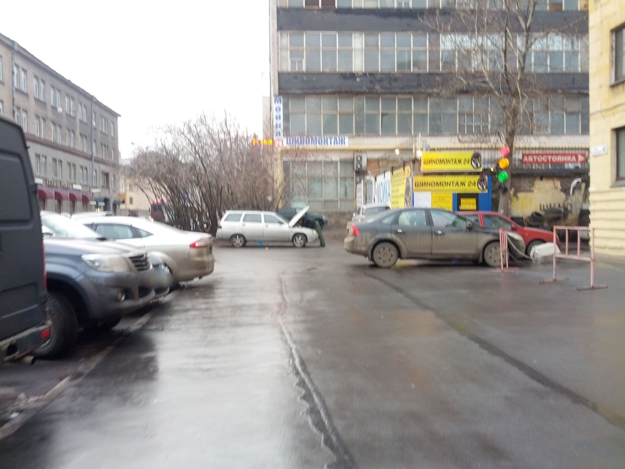 Street view near Hotel VIP, Centralniy — © kolen (CC BY-SA · Mapillary)