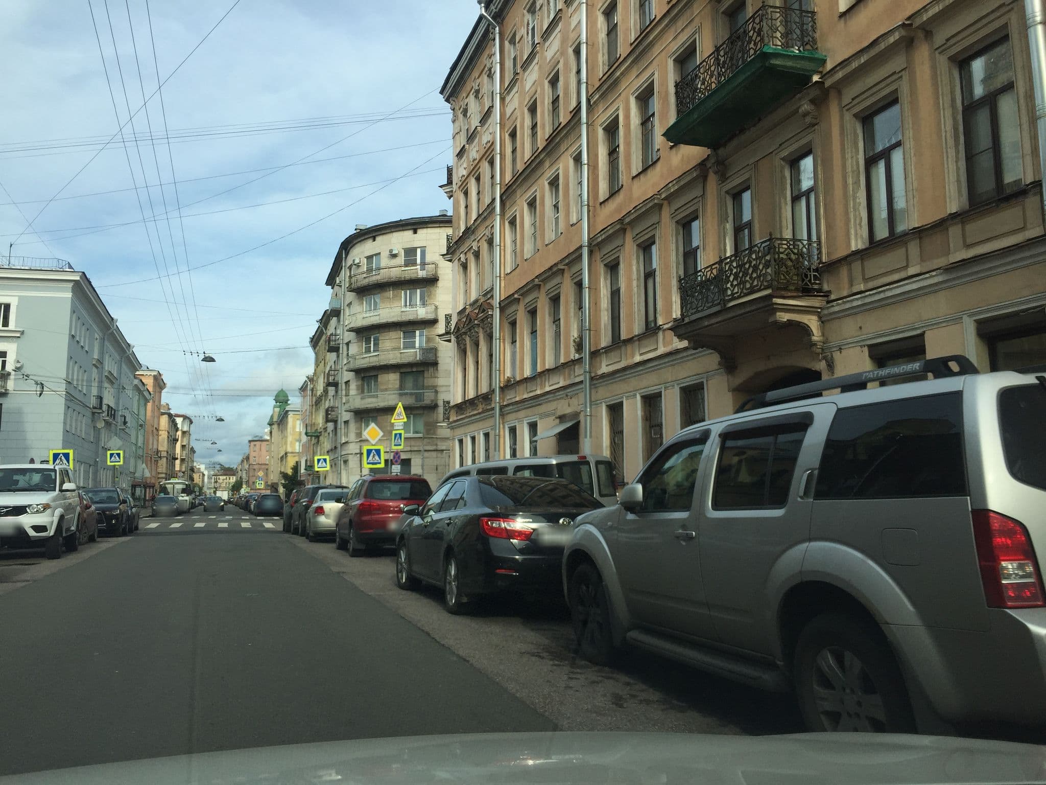 Street view near Апарт Отель На Дегтярной, Centralniy — © ser9ei999 (CC BY-SA · Mapillary)
