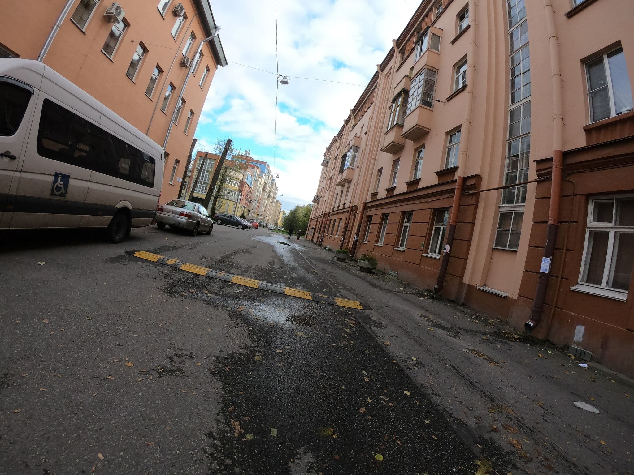 Street view near Гостиница Учебный комбинат, Kudrovo — © GaMiKo (CC BY-SA · Mapillary)