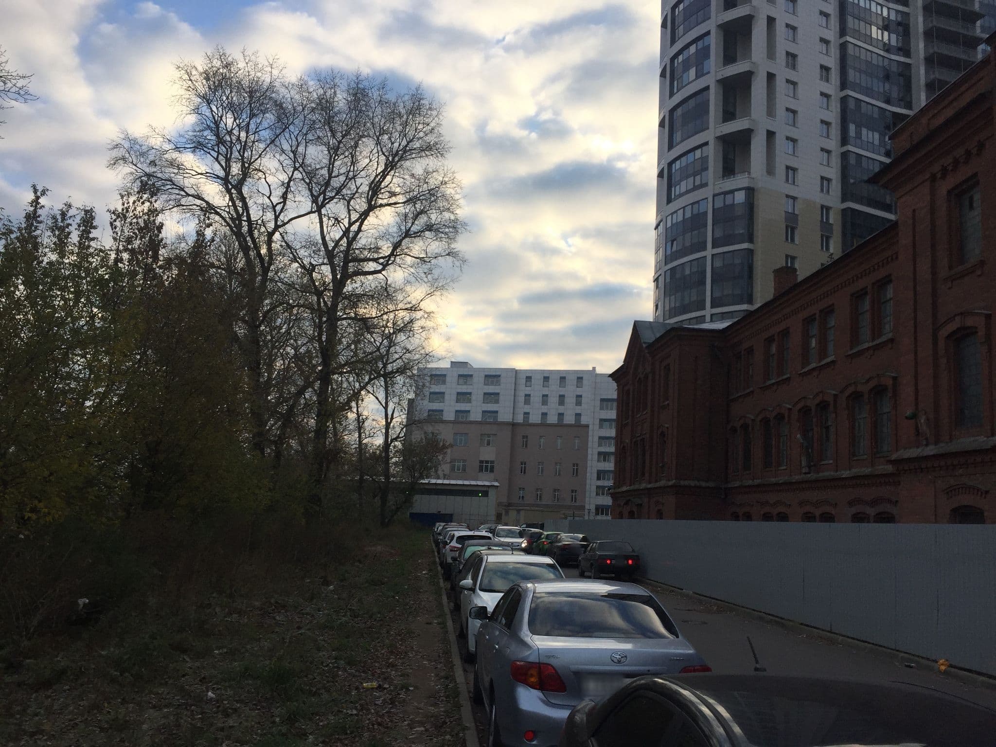 Street view near Домик Бомжа, Obukhovo — © mgrigorii (CC BY-SA · Mapillary)