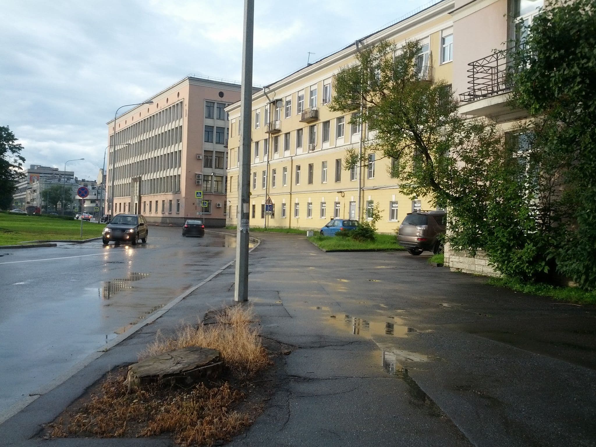 Street view near KinoHostel, Petrogradka — © kolen (CC BY-SA · Mapillary)