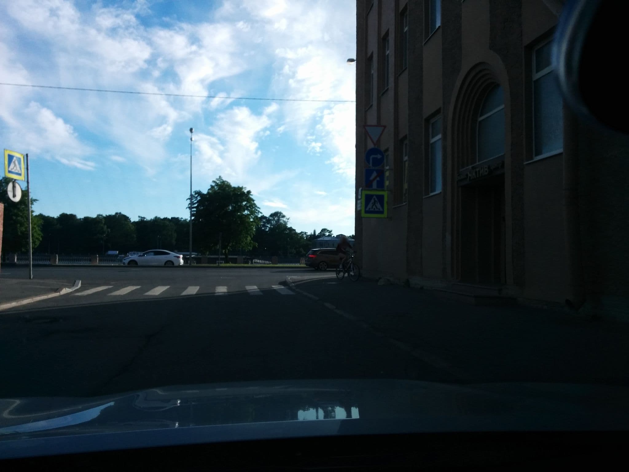 Street view near La Cite Hotel, Sampsonievskiy — © alexletov (CC BY-SA · Mapillary)