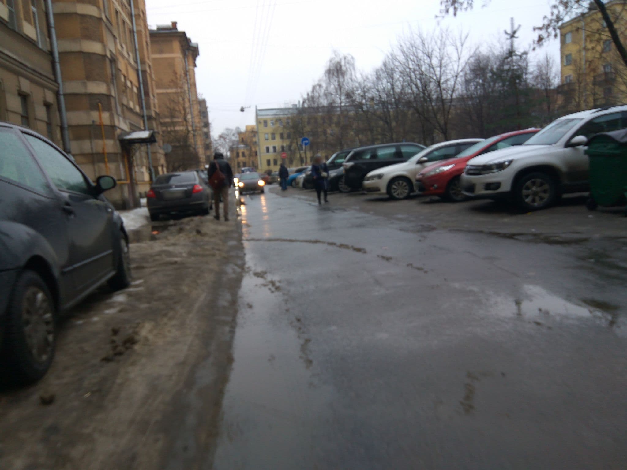Street view near Уютный хостел, Centralniy — © vlivyur (CC BY-SA · Mapillary)