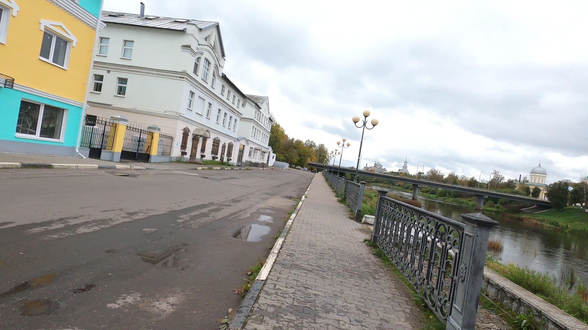Street view near Гостиница "Тверца", Torzhok — © trolleway (CC BY-SA · Mapillary)