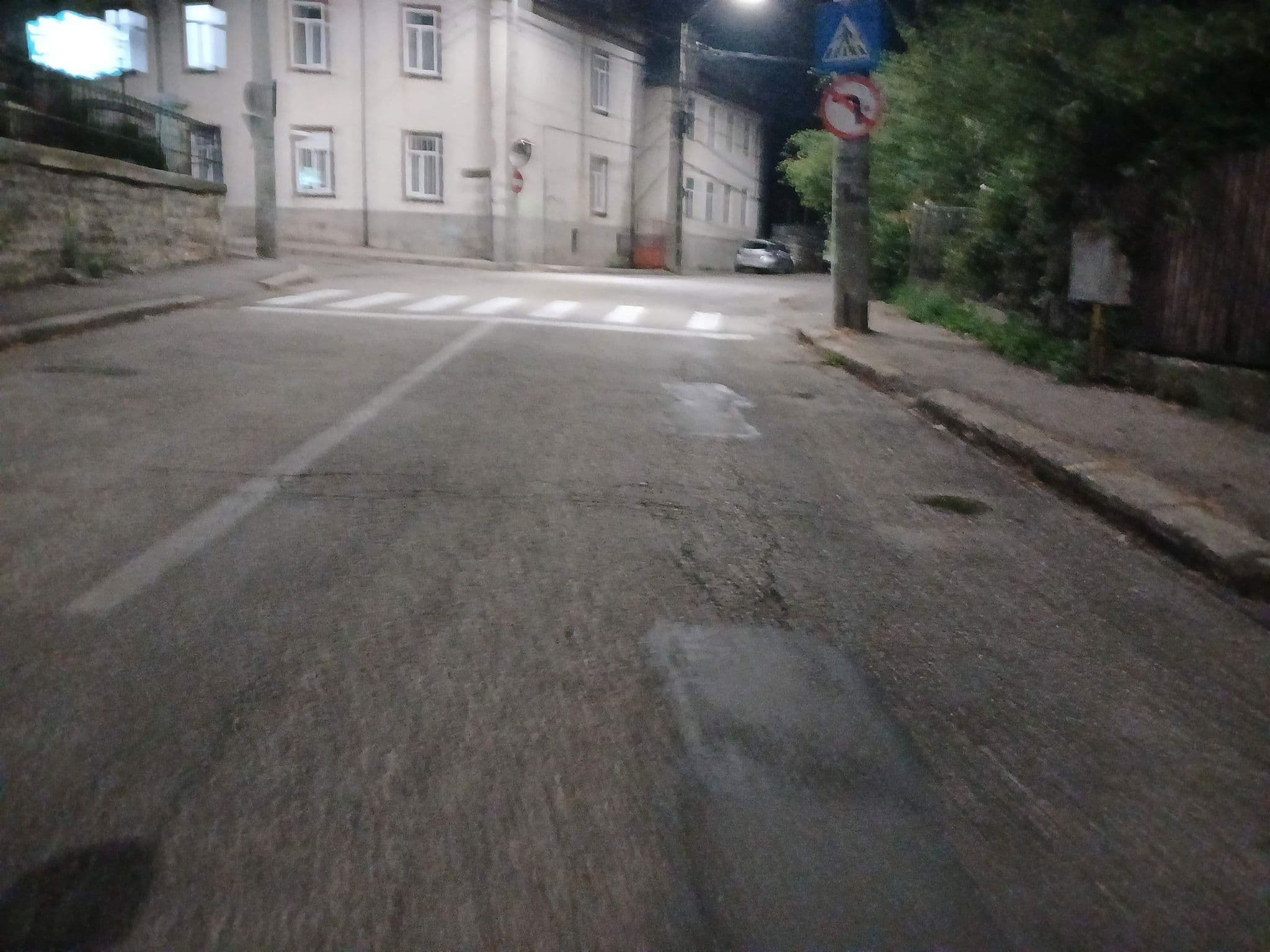 Street view near Casa Continentelor, Bughea de Sus — © jabban (CC BY-SA · Mapillary)