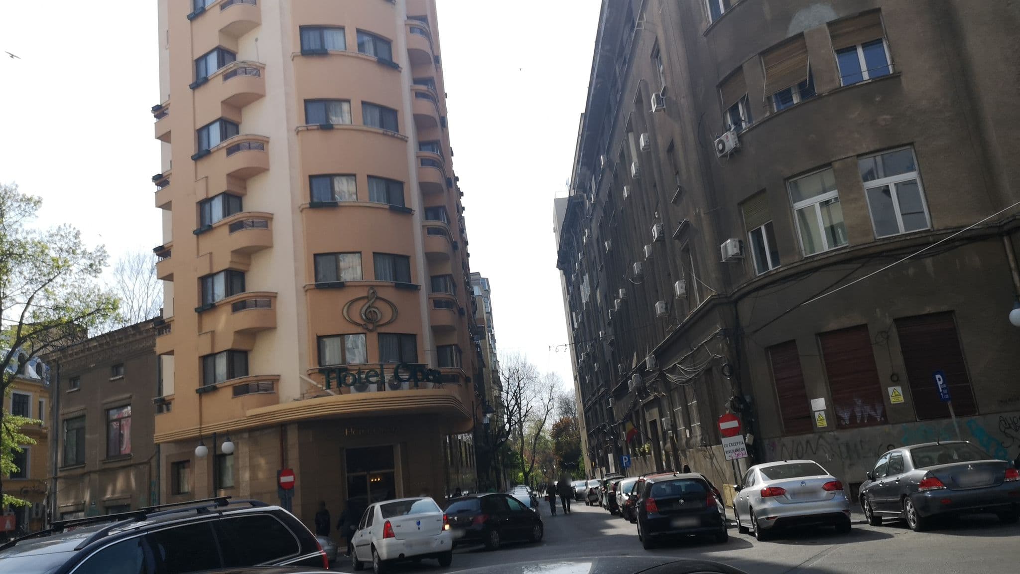 Street view near Zeus Essence Bucharest Opera, Bucharest — © rsandu (CC BY-SA · Mapillary)