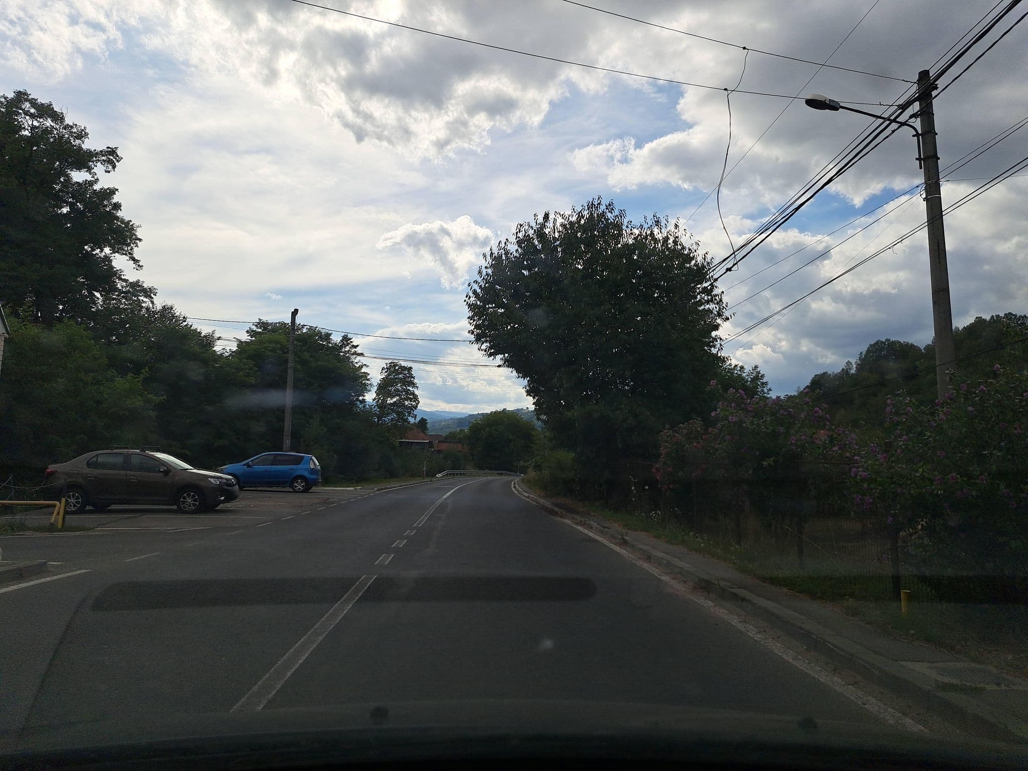 Street view near Pensiunea Matei, Petroşani — © tavi (CC BY-SA · Mapillary)