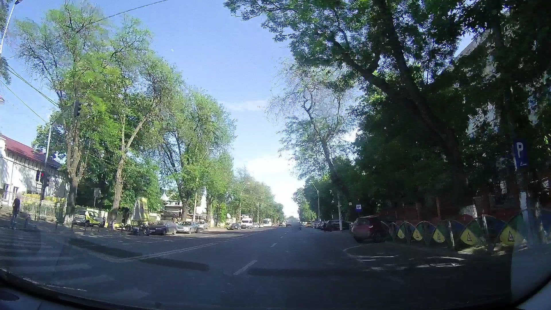 Street view near Hotel Viilor, Bucharest